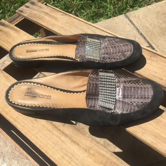 Donald J. Pliner Shoes - Donald J Pliner Lisa Black Mule Slides